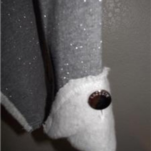 LACOSTE MISSES SIZE 6 / 38 FASHION SHORTS NAVY BLUE IN COLOR PLEATED FRONT SLIT - Picture 9 of 10